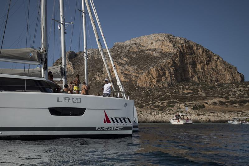 Book yachts online - catamaran - Fountaine Pajot Lucia 40 - Lipara (Ac+Gen+Wm) - rent