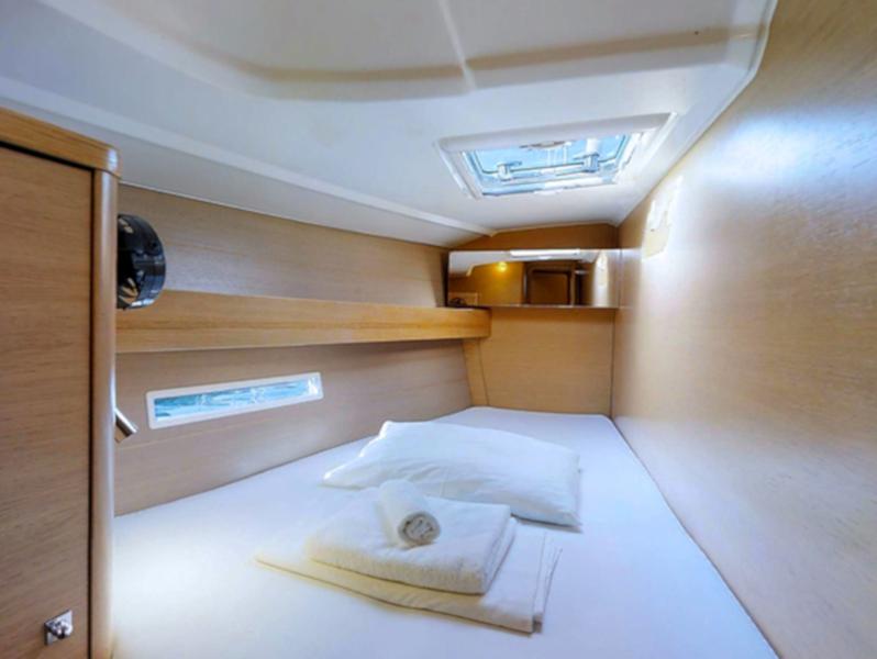 Book yachts online - sailboat - Dufour 450 Grand Large - DELICATO - rent