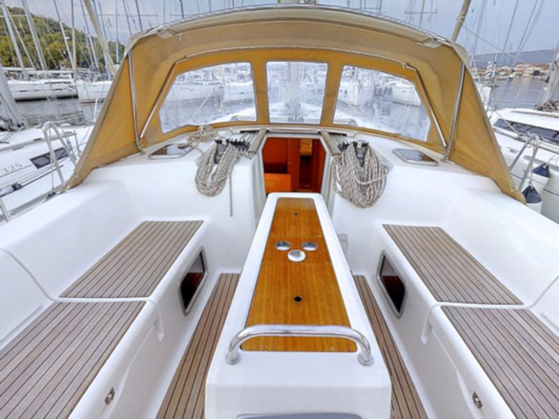 Book yachts online - sailboat - Dufour 450 Grand Large - DELICATO - rent