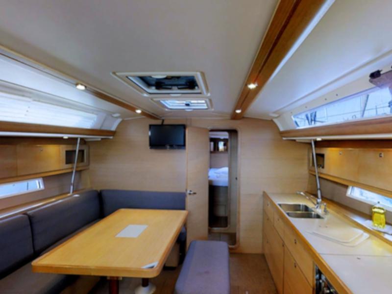 Book yachts online - sailboat - Dufour 450 Grand Large - DELICATO - rent