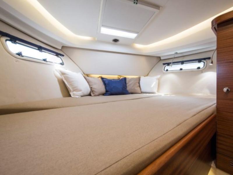 Book yachts online - motorboat - Nimbus 305 Coupe - no name - rent