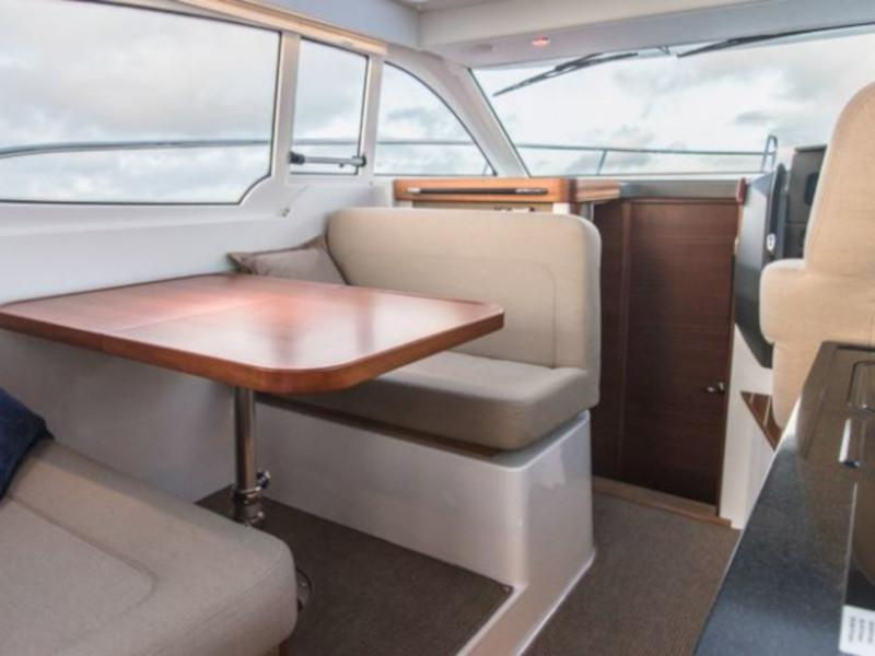 Book yachts online - motorboat - Nimbus 305 Coupe - no name - rent