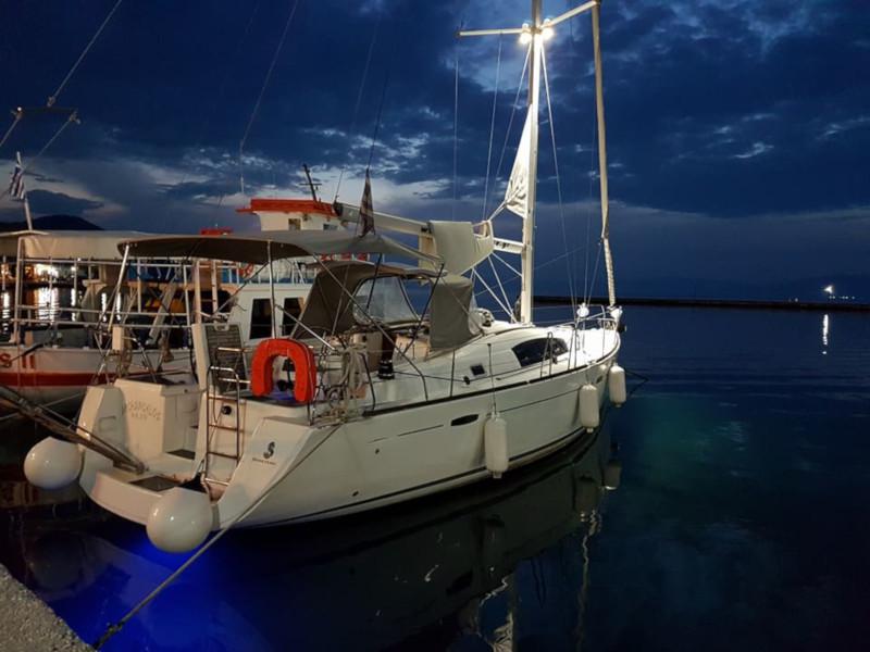 Book yachts online - sailboat - Oceanis 43 - Archangelos - rent