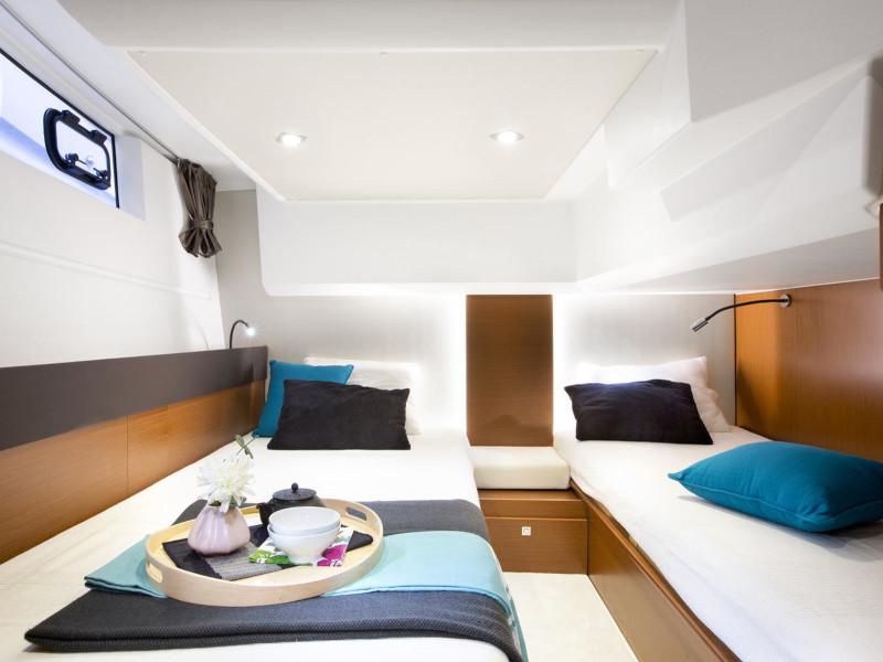 Book yachts online - motorboat - Jeanneau NC 14 - ITALIA I - rent