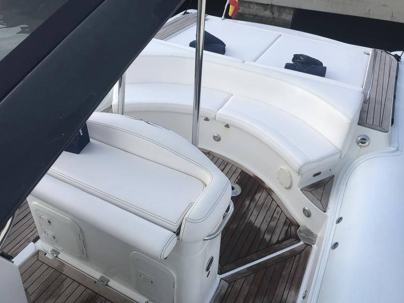 Book yachts online - motorboat - Magazzu' M11 Coupe - Ice Beat - rent