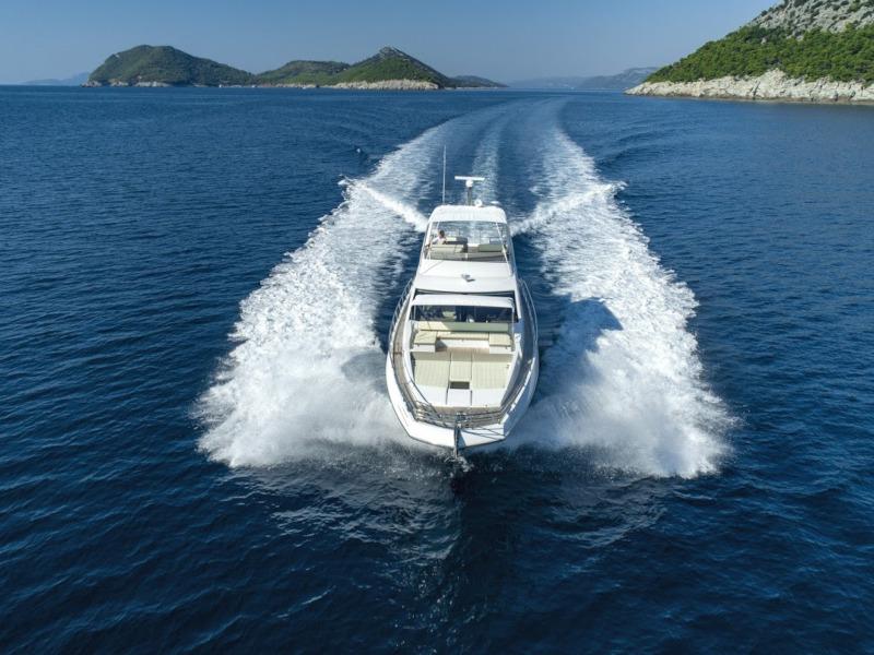 Book yachts online - motorboat - Azimut 66 - Tamara II - rent