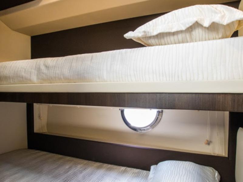 Book yachts online - motorboat - Azimut 66 - Tamara II - rent