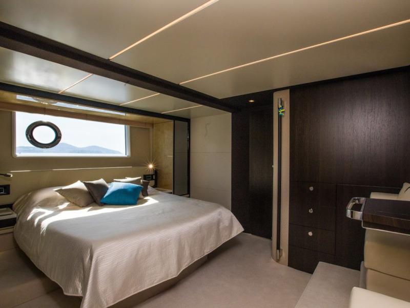 Book yachts online - motorboat - Azimut 66 - Tamara II - rent