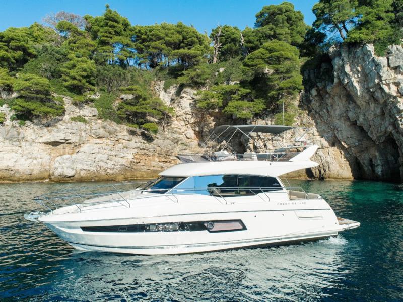 Book yachts online - motorboat - Prestige 460 - Marko I - rent