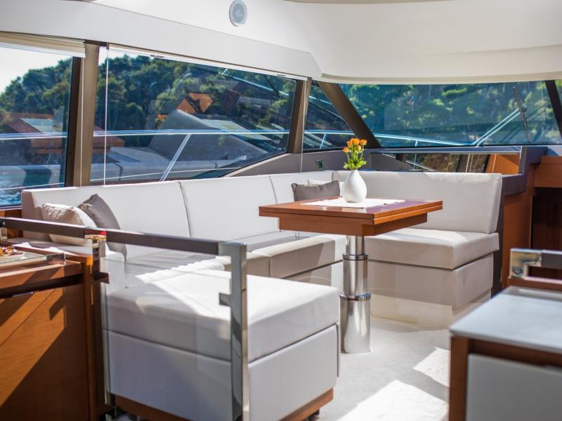 Book yachts online - motorboat - Prestige 460 - Marko I - rent