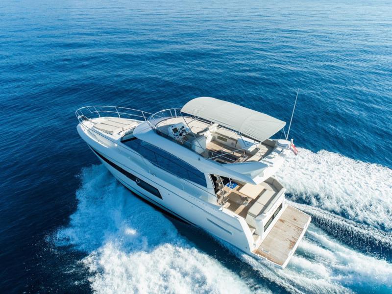 Book yachts online - motorboat - Prestige 460 - Marko I - rent
