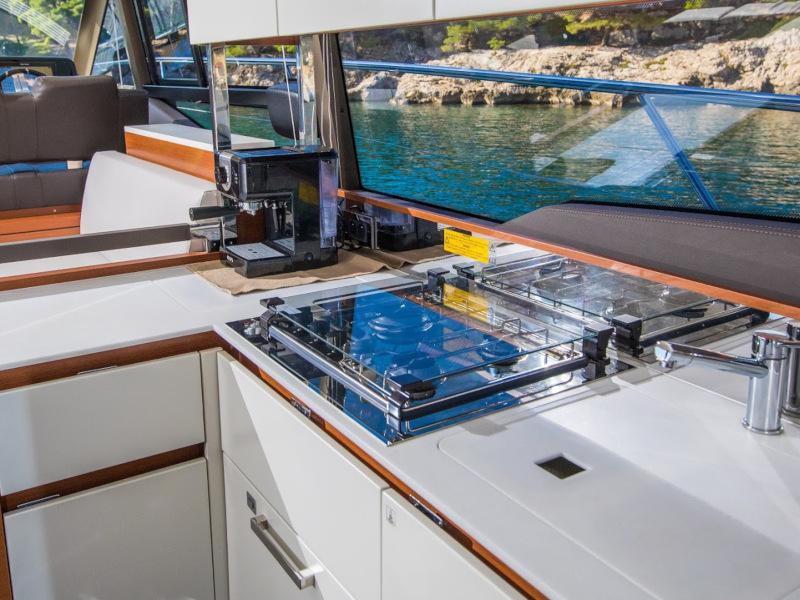 Book yachts online - motorboat - Prestige 460 - Marko I - rent