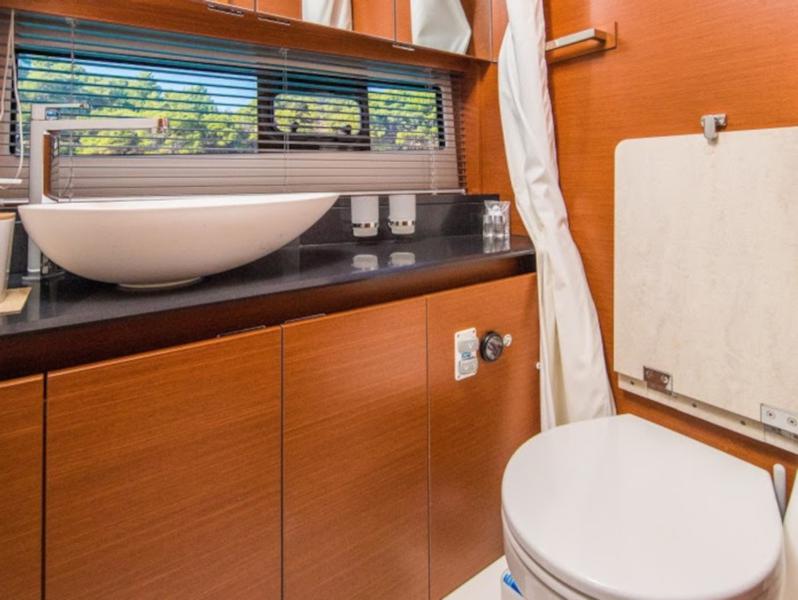 Book yachts online - motorboat - Prestige 460 - Marko I - rent