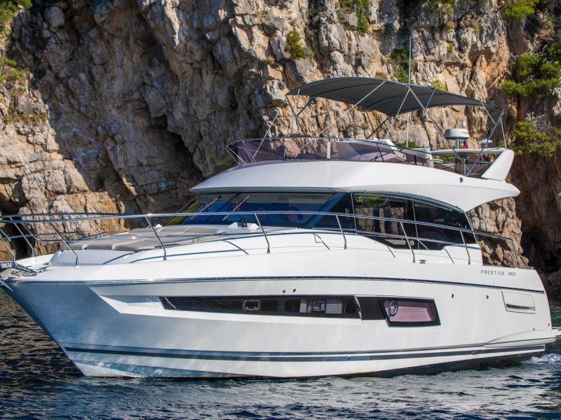 Book yachts online - motorboat - Prestige 460 - Marko I - rent