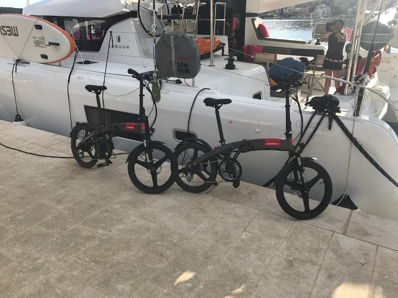 Book yachts online - catamaran - Lagoon 42 - Avocado - rent