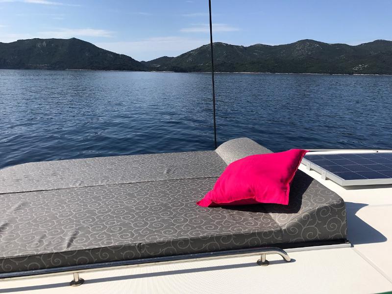 Book yachts online - catamaran - Lagoon 42 - Avocado - rent