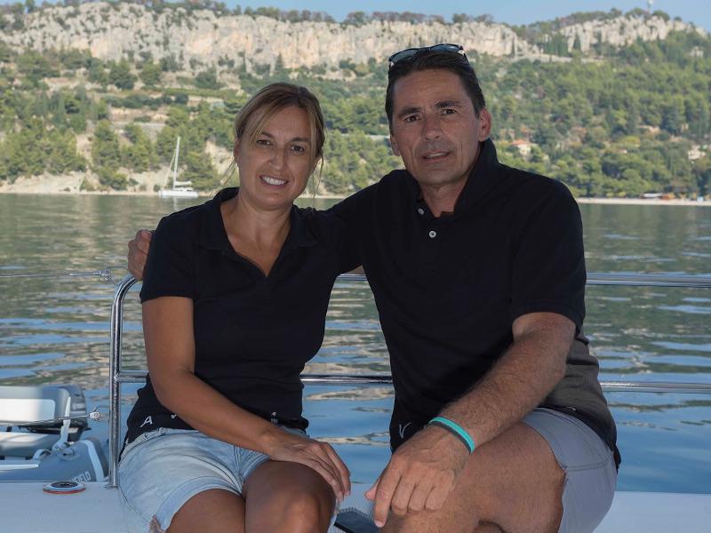 Book yachts online - catamaran - Lagoon 42 - Avocado - rent