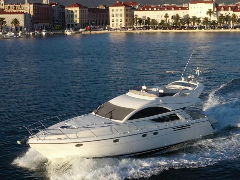 Book yachts online - motorboat - Phantom 50 - Gecko - rent