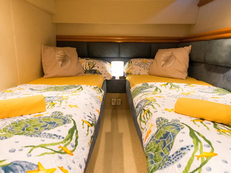 Book yachts online - motorboat - Phantom 50 - Gecko - rent