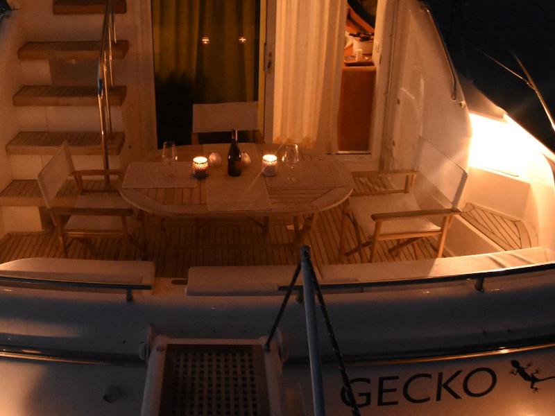 Book yachts online - motorboat - Phantom 50 - Gecko - rent