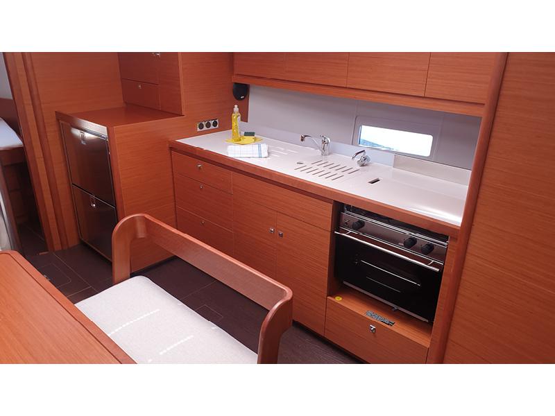 Book yachts online - sailboat - Dufour 430 Grand Large - Calando - rent