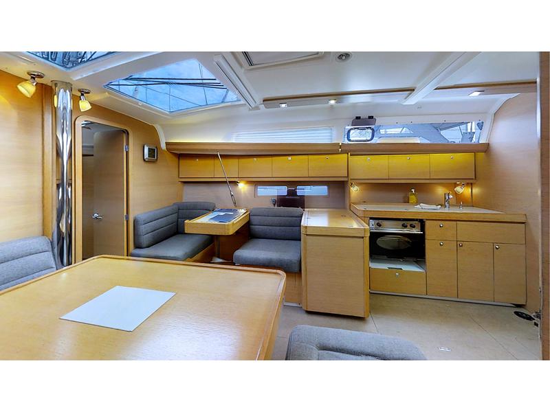 Book yachts online - sailboat - Dufour 410 Grand Large - Maja FB - rent