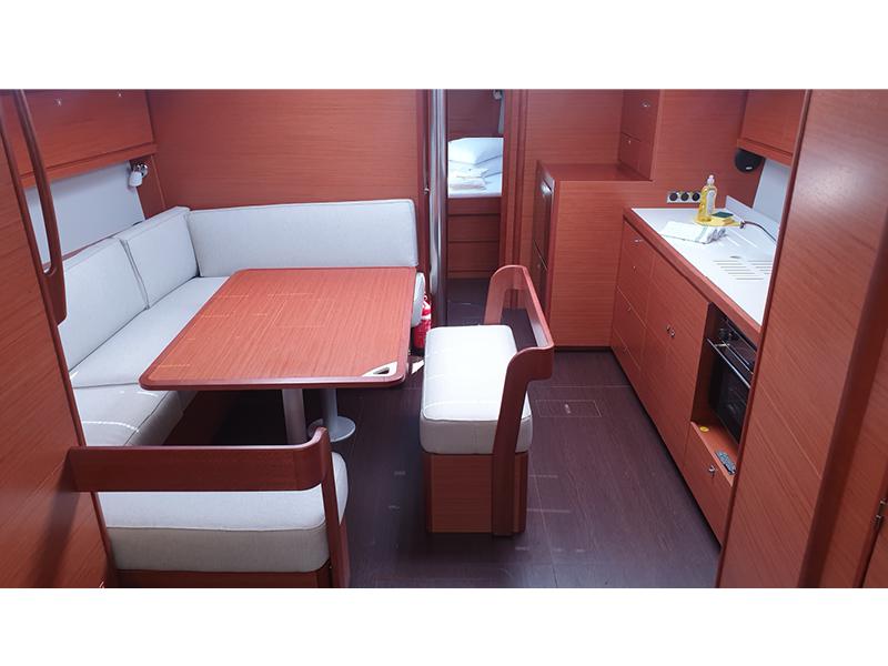 Book yachts online - sailboat - Dufour 430 Grand Large - Grazioso - rent