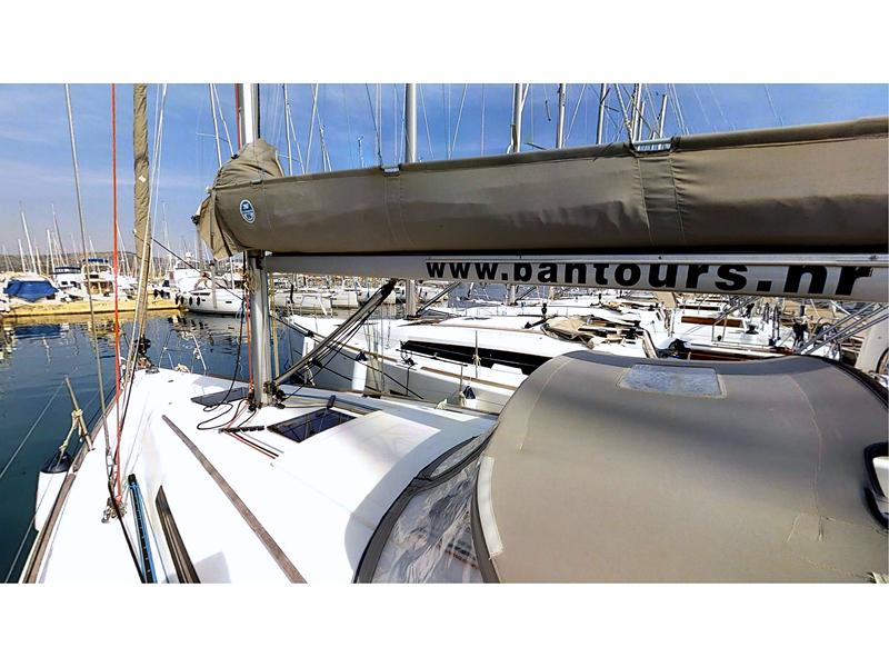 Book yachts online - sailboat - Dufour 34 Performance - Una FB  - rent