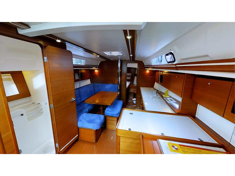 Book yachts online - sailboat - Dufour 375 Grand Large - Iva FB - rent