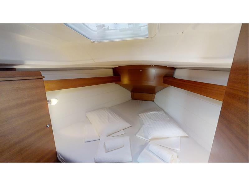 Book yachts online - sailboat - Dufour 335 Grand Large - Tara FB - rent