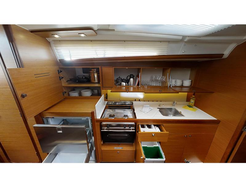 Book yachts online - sailboat - Dufour 390 Grand Large - Klara - rent
