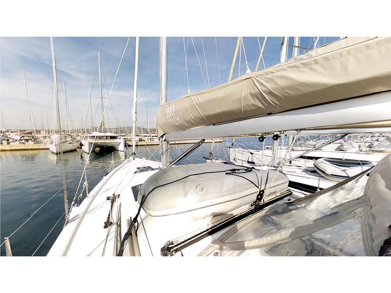 Book yachts online - sailboat - Dufour 390 Grand Large - Klara - rent
