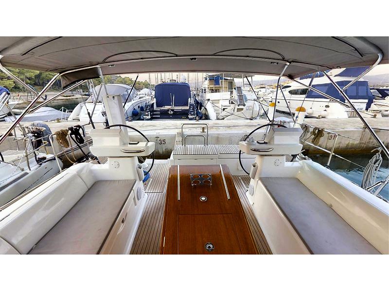 Book yachts online - sailboat - Dufour 520 Grand Large - Maestoso - rent