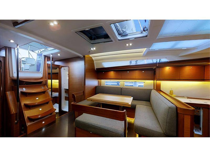 Book yachts online - sailboat - Dufour 520 Grand Large - Maestoso - rent