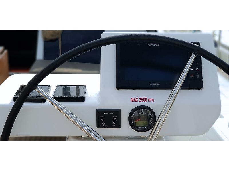 Book yachts online - sailboat - Dufour 520 Grand Large - Maverick  - rent