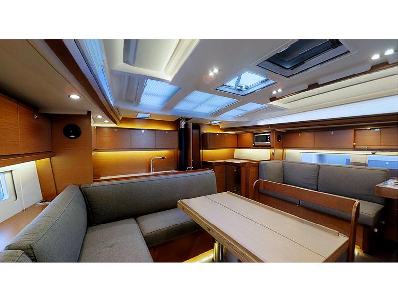 Book yachts online - sailboat - Dufour 520 Grand Large - Maverick  - rent