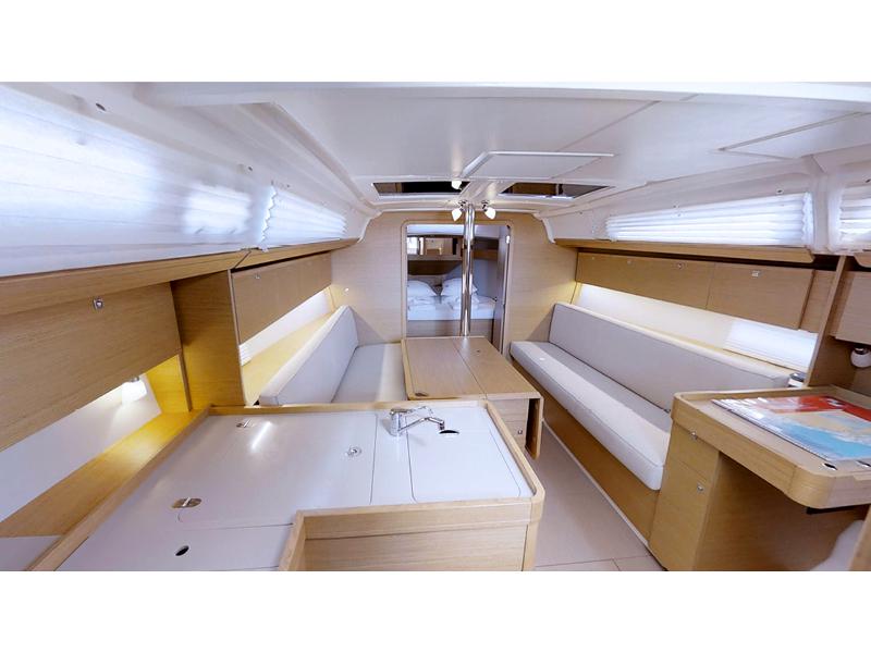 Book yachts online - sailboat - Dufour 360 Grand Large - Lola - rent