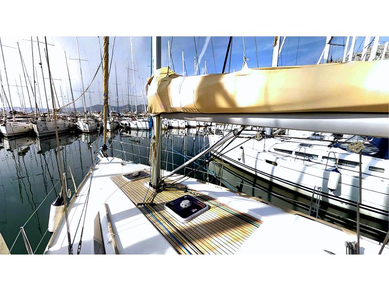 Book yachts online - sailboat - Dufour 380 Grand Large - Lika FB - rent