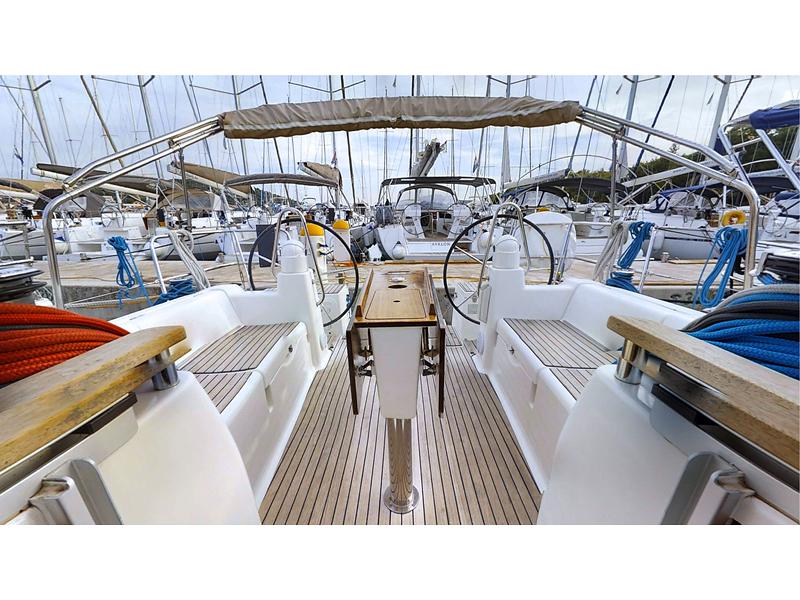 Book yachts online - sailboat - Dufour 375 Grand Large - Mara R - rent