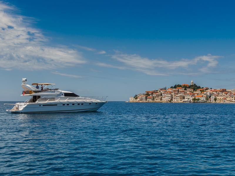 Book yachts online - motorboat - Fairline 65 Squadron - Sunshine MBL - rent