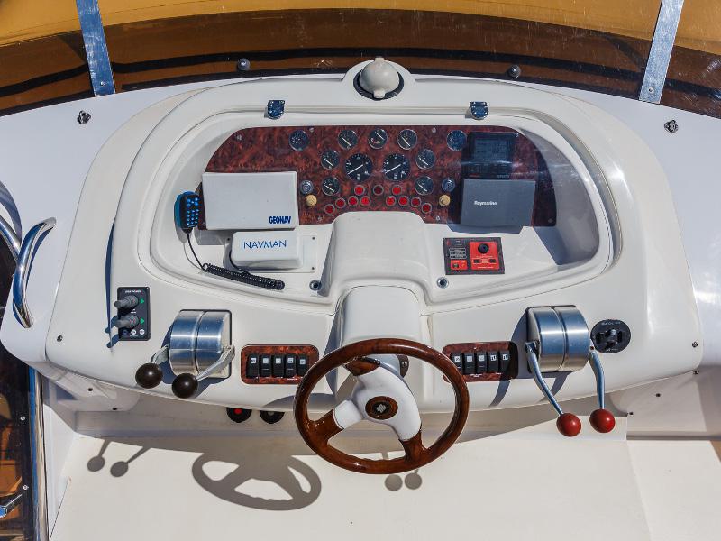 Book yachts online - motorboat - Fairline 65 Squadron - Sunshine MBL - rent