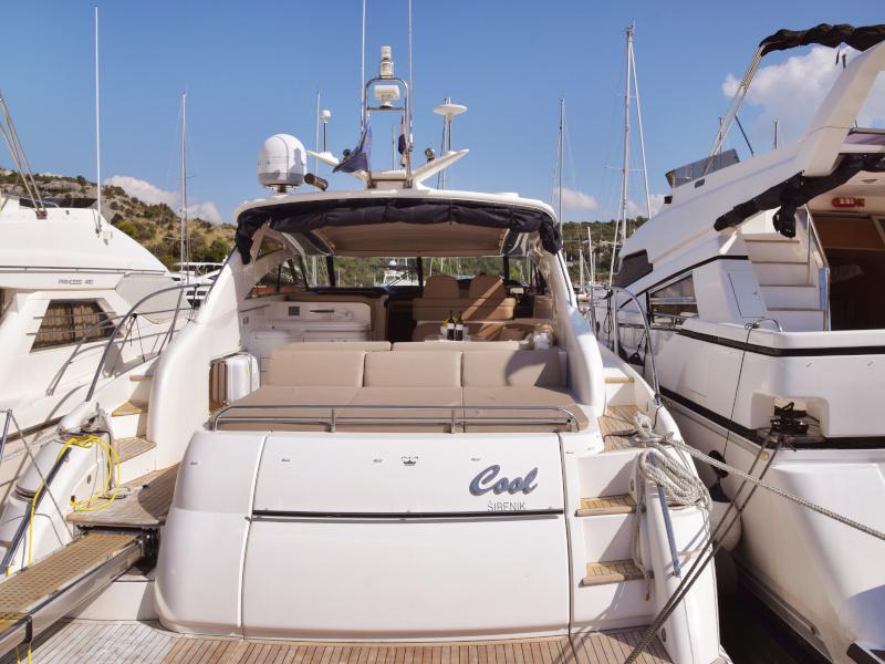 Book yachts online - motorboat - Princess V 58 - Cool - rent