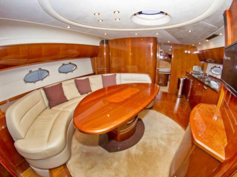 Book yachts online - motorboat - Princess V 58 - Cool - rent