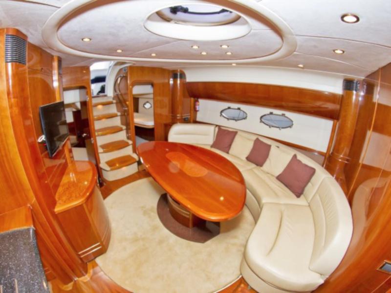 Book yachts online - motorboat - Princess V 58 - Cool - rent