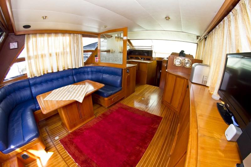 Book yachts online - motorboat - Yaretti 1910 - Relax  - rent