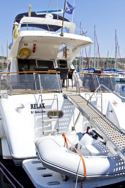 Book yachts online - motorboat - Yaretti 1910 - Relax  - rent