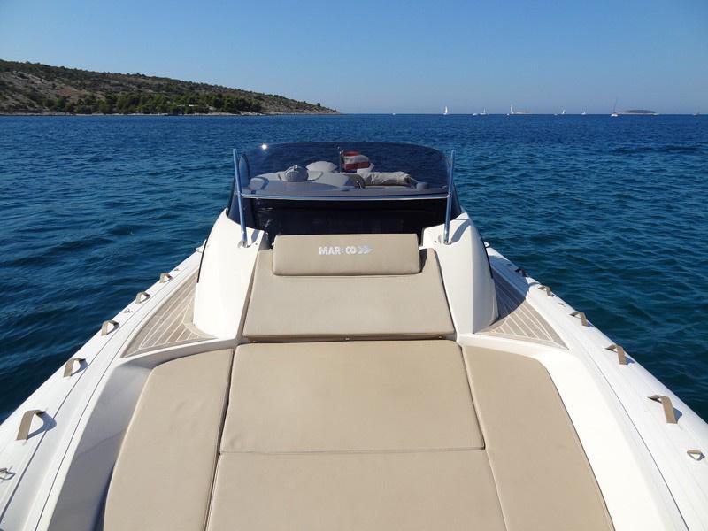 Book yachts online - motorboat - MAR-CO e-motion 32 - Marco - rent
