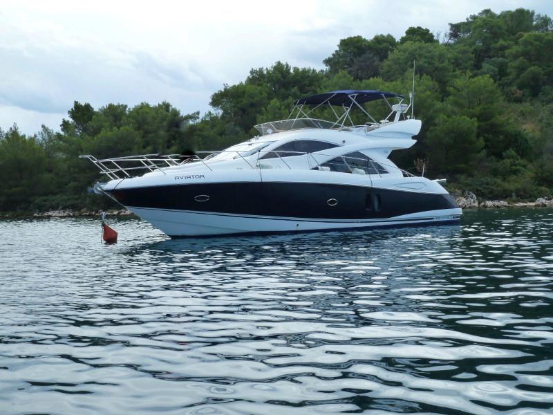 Book yachts online - motorboat - Manhattan 50 - Aviator - rent