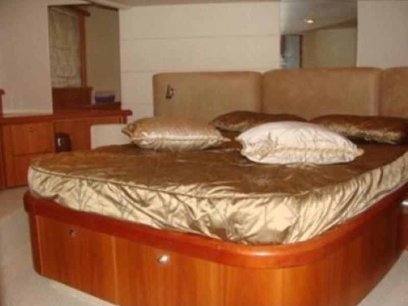 Book yachts online - motorboat - Manhattan 50 - Aviator - rent