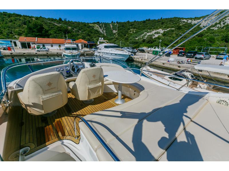 Book yachts online - motorboat - Jeanneau Prestige 36 Fly - Dodo - rent